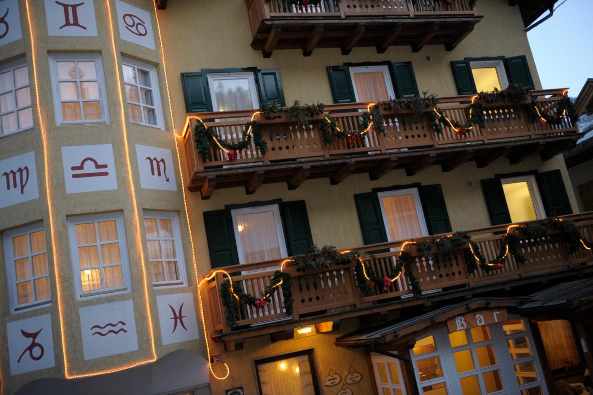 Hotel Centrale Peio Esterno foto