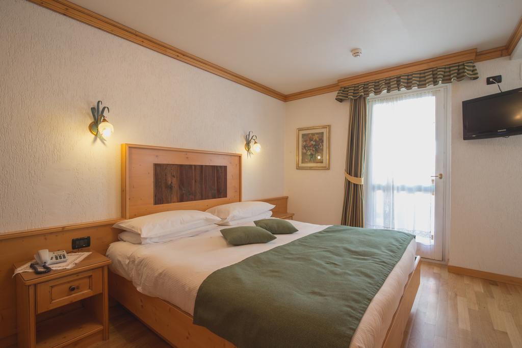 Hotel Centrale Peio Esterno foto