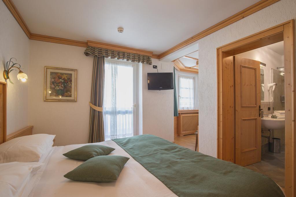 Hotel Centrale Peio Esterno foto