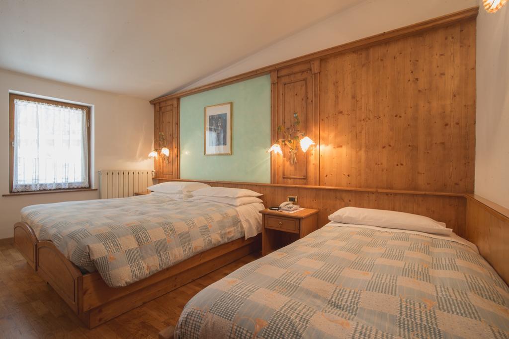 Hotel Centrale Peio Esterno foto