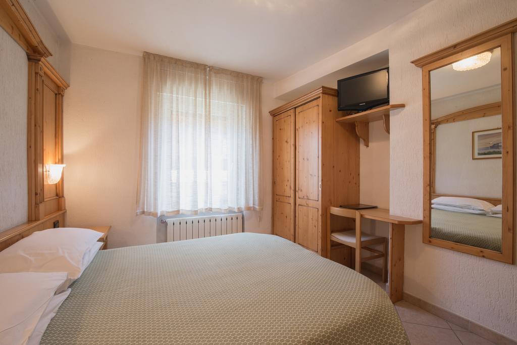 Hotel Centrale Peio Esterno foto